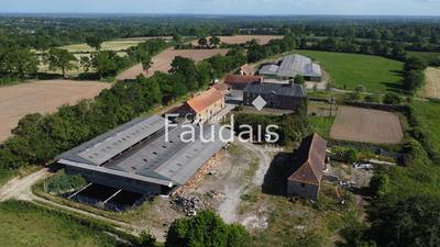 Propriété - 240 m² - 8 pièces