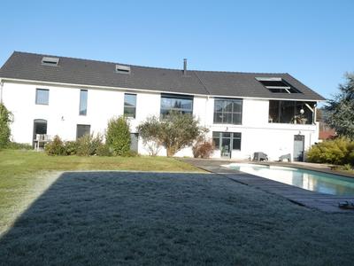 Propriété - 230 m² - 8 pièces