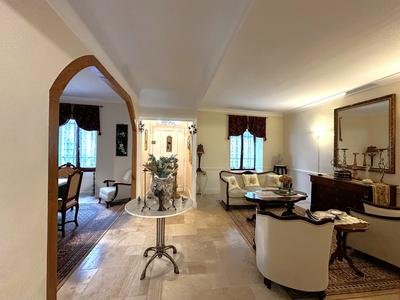 Maison traditionnelle - 158 m² - 7 pièces