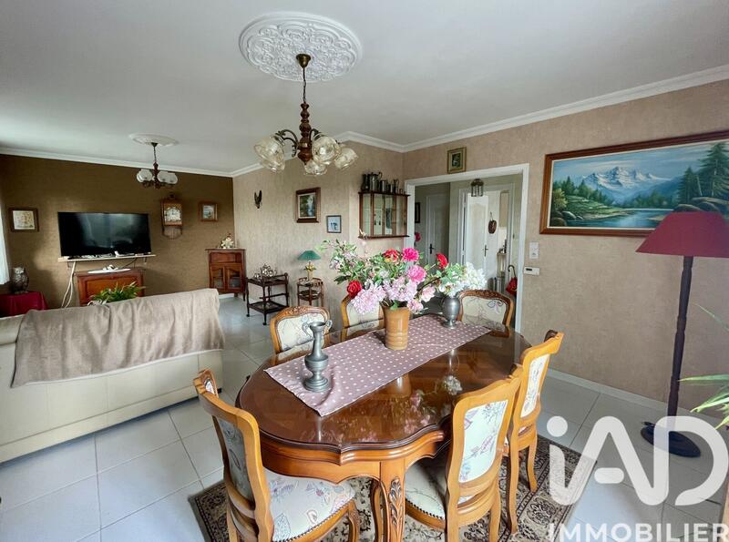 Maison - 99 m² - 6 pièces