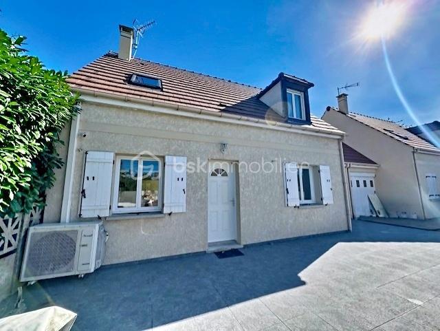 Maison - 92 m² - 4 pièces