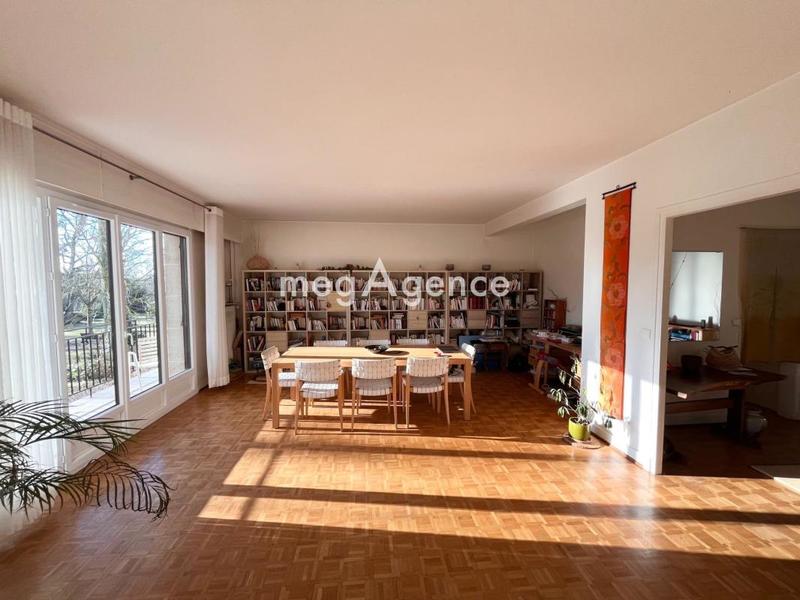 Appartement - 165 m² - 6 pièces