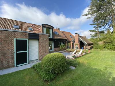 Maison - 206 m² - 8 pièces