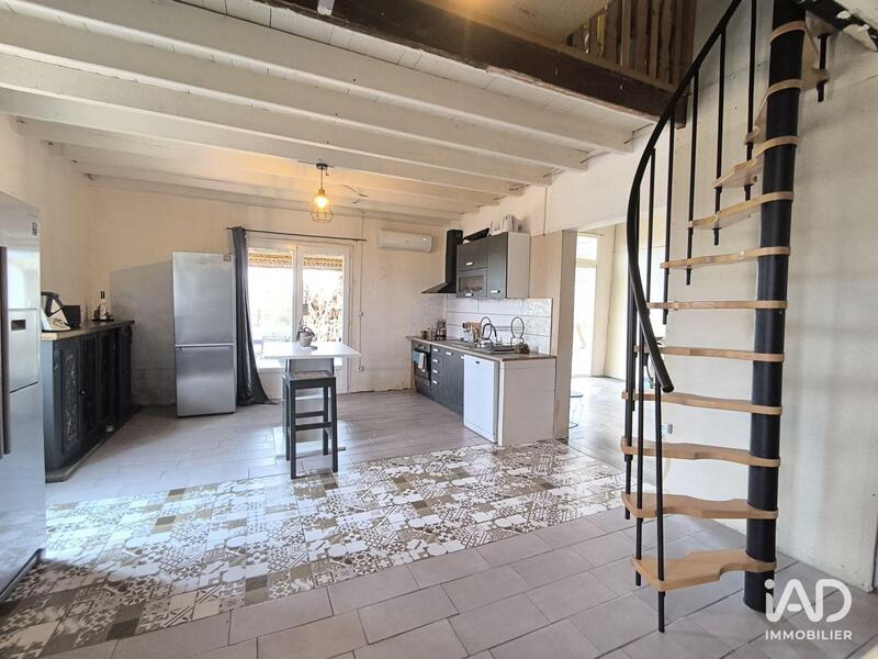 Maison - 204 m² - 7 pièces