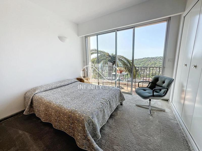 Villa - 247 m² - 7 pièces