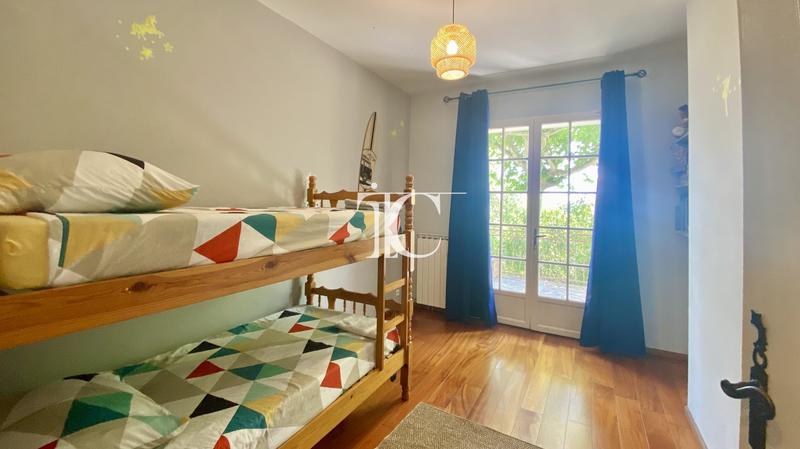 Maison - 264 m² - 8 pièces