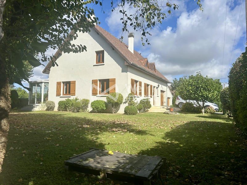 Maison - 228 m² - 10 pièces