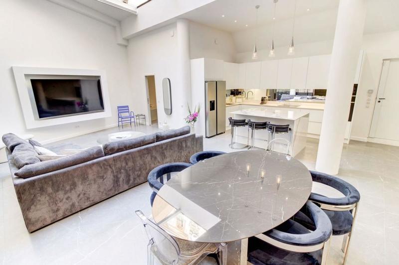 Loft - 123 m² - 3 pièces