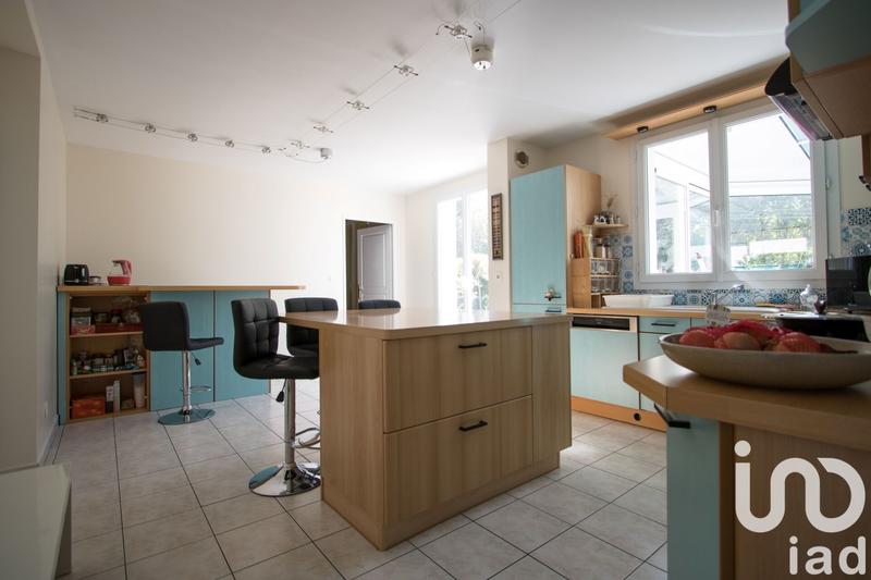 Maison - 210 m² - 8 pièces