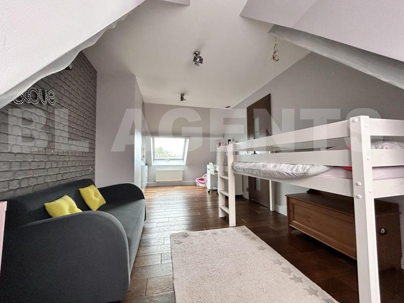 Maison contemporaine - 219 m² - 6 pièces