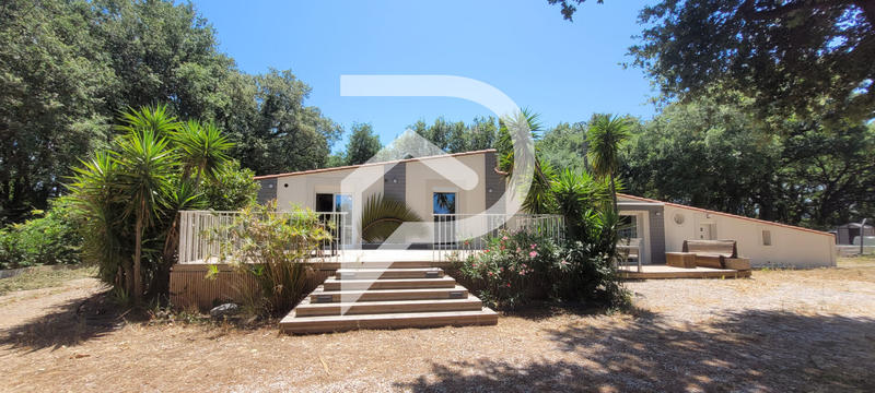 Maison - 215 m² - 7 pièces