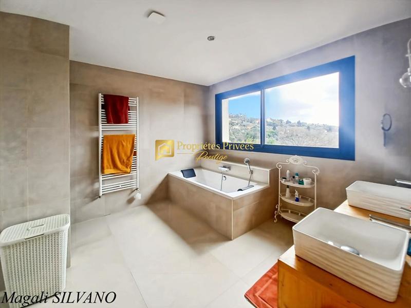 Mas - 150 m² - 5 pièces