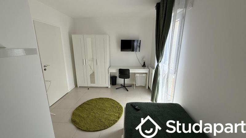 Chambre - 11 m² - 1 pièce