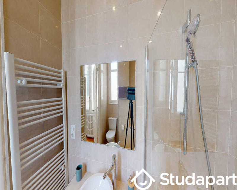 Chambre - 190 m² - 1 pièce