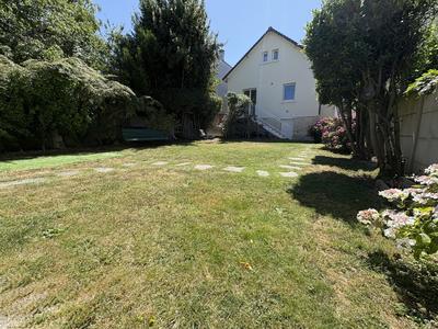 Maison traditionnelle - 140 m² - 5 pièces