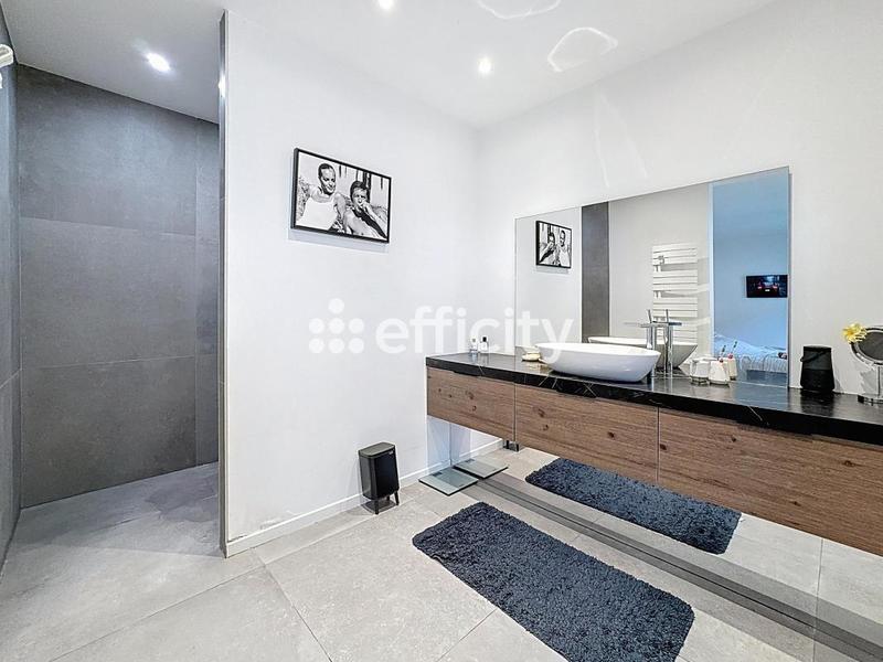 Appartement - 110 m² - 2 pièces