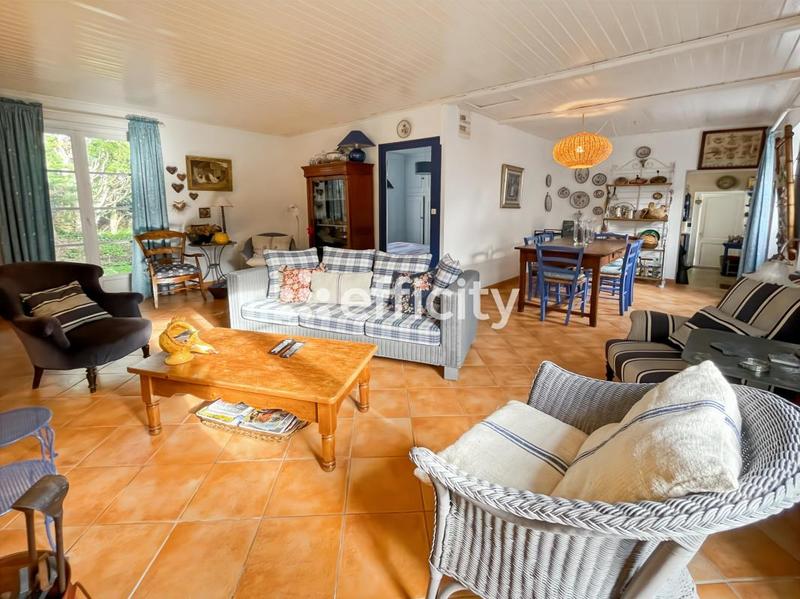 Maison - 151 m² - 7 pièces