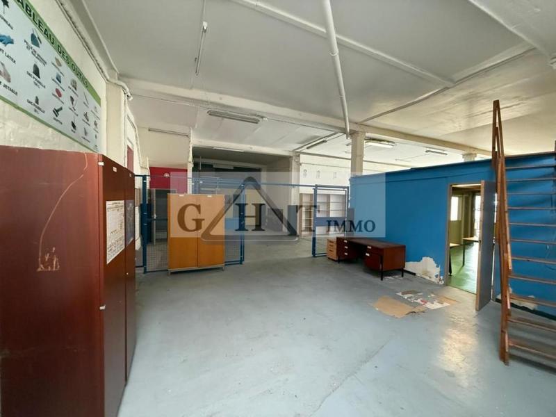 Entrepôt - 213 m²