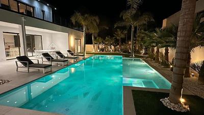 Villa - 315 m² - 6 pièces