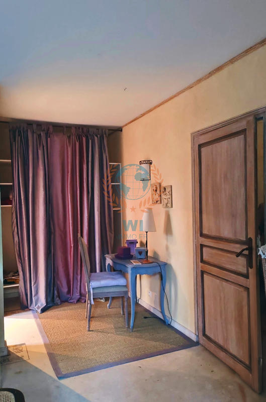 Maison - 280 m² - 7 pièces