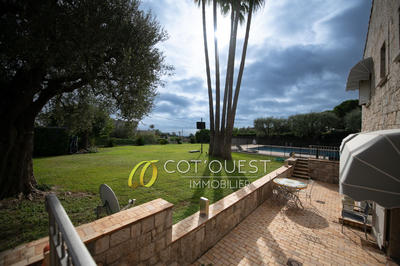 Maison en pierre - 297 m² - 8 pièces