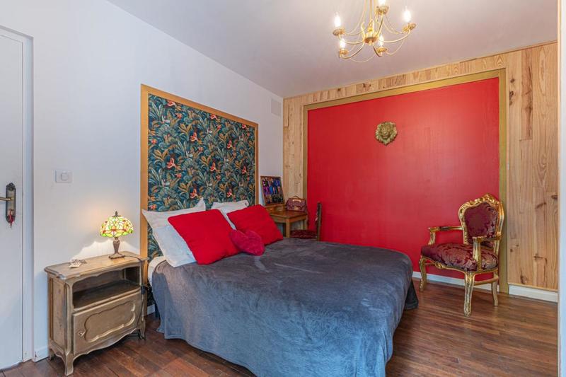 Maison - 380 m² - 9 pièces