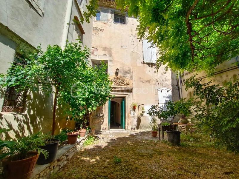 Maison - 350 m² - 15 pièces