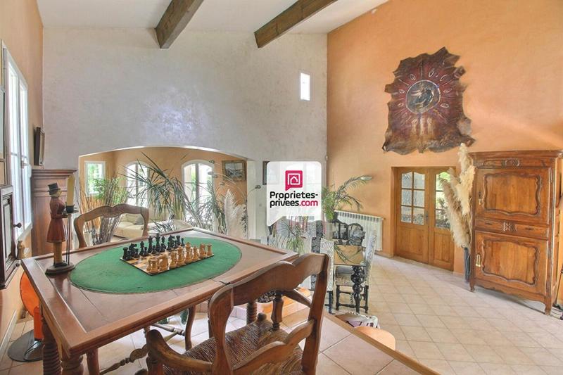 Maison - 230 m² - 8 pièces