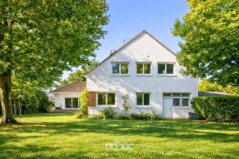 Villa - 182 m² - 8 pièces