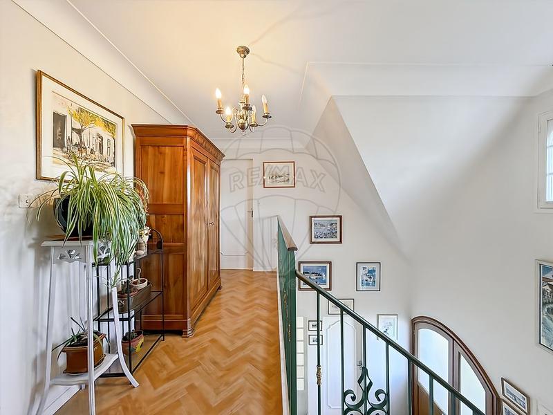 Maison bourgeoise - 211 m² - 4 pièces