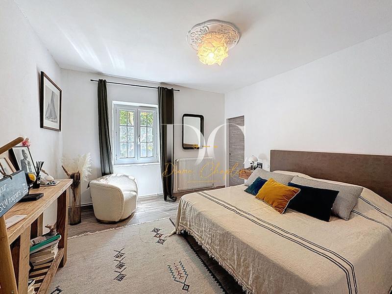 Mas - 255 m² - 8 pièces