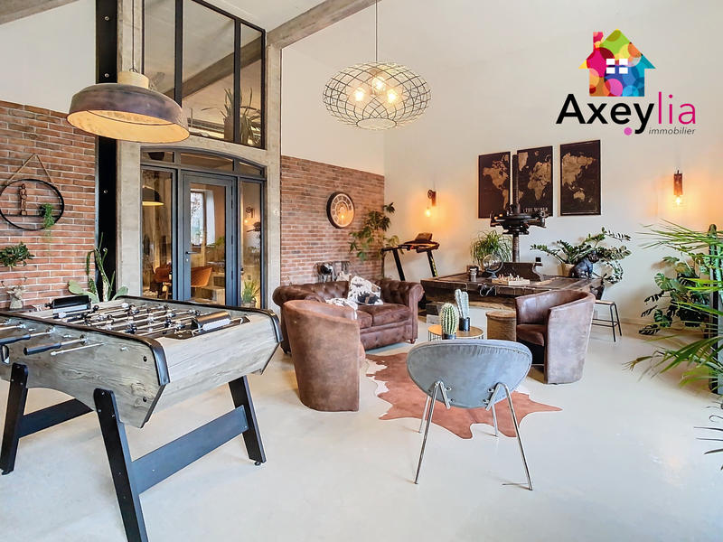 Propriété - 272 m² - 9 pièces