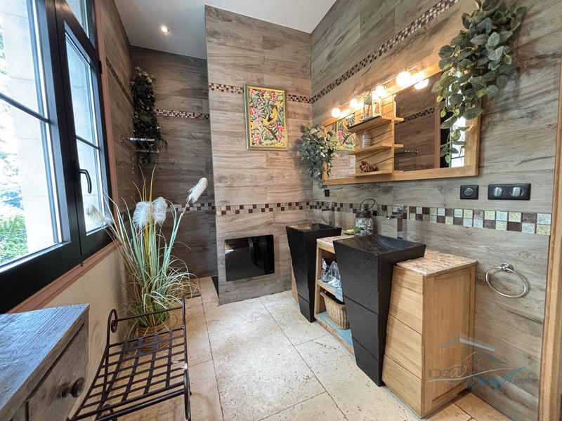 Maison ancienne - 370 m² - 12 pièces