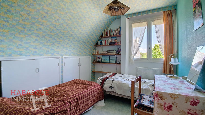 Maison - 170 m² - 9 pièces