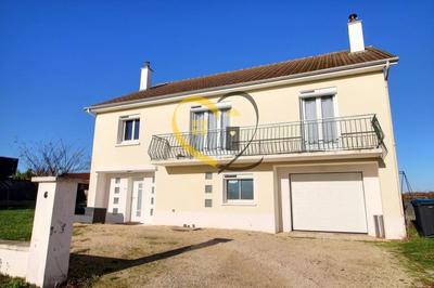 Maison - 121 m² - 5 pièces