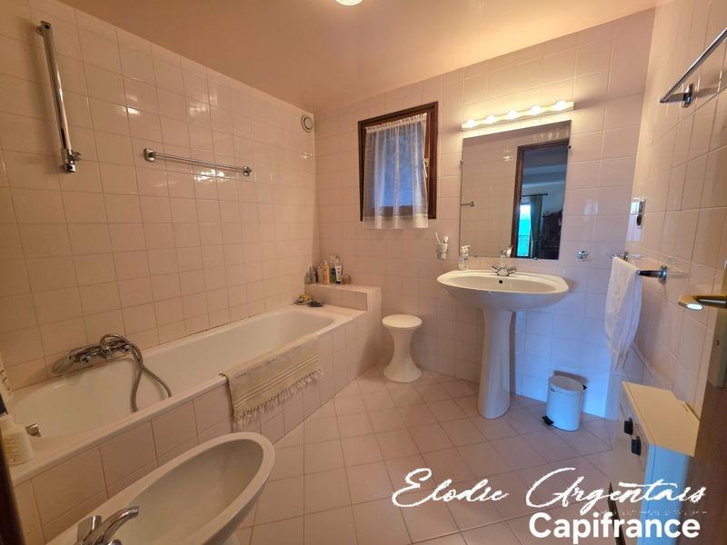 Maison - 139 m² - 7 pièces