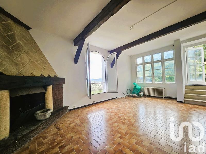 Maison - 240 m² - 10 pièces