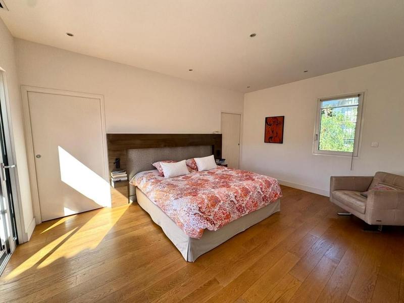 Maison d'architecte - 300 m² - 6 pièces