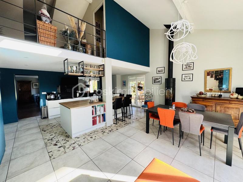 Demeure - 210 m² - 7 pièces