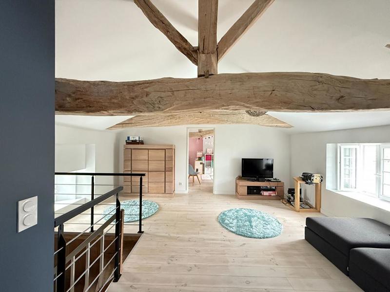 Maison - 270 m² - 8 pièces