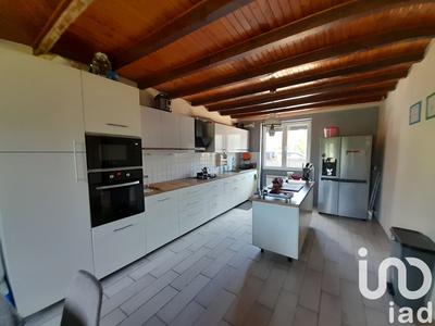 Maison - 202 m² - 7 pièces