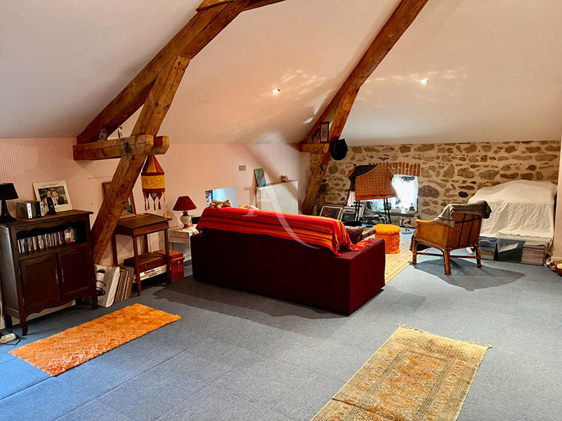 Maison - 200 m² - 9 pièces