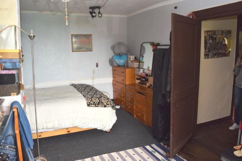 Maison - 240 m² - 8 pièces