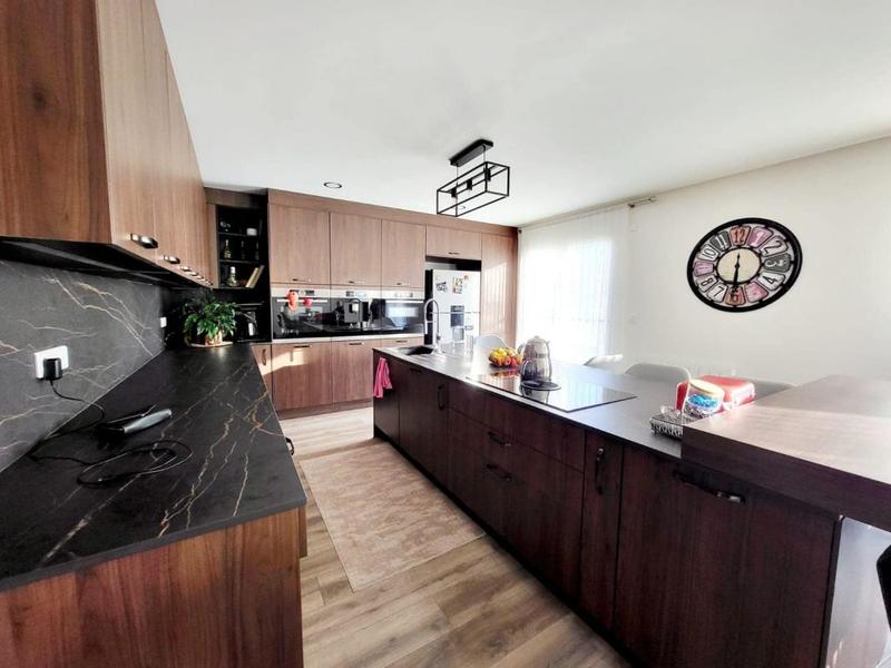 Maison - 175 m² - 7 pièces