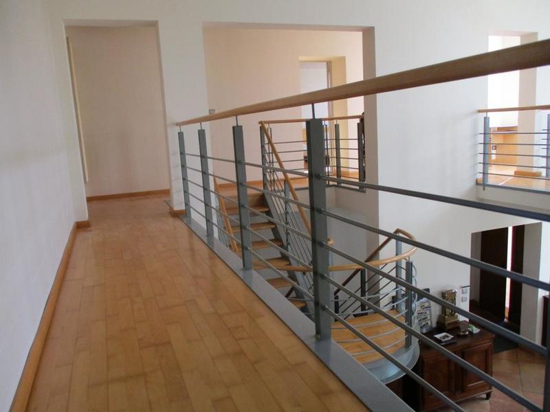 Maison - 300 m² - 8 pièces