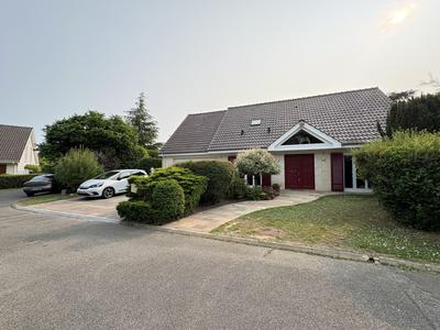 Maison traditionnelle - 226 m² - 8 pièces