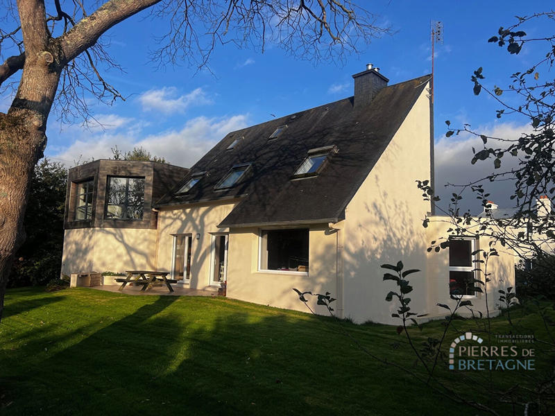 Maison - 166 m² - 6 pièces