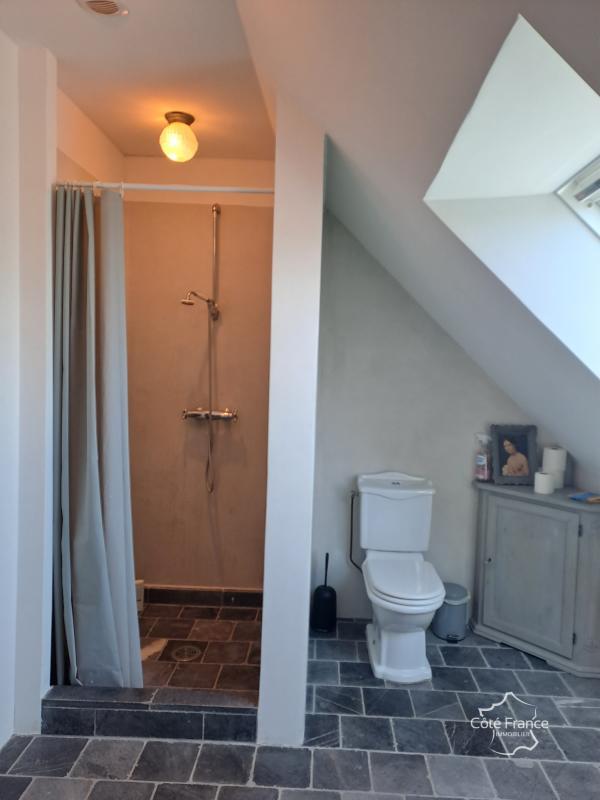 Maison - 230 m² - 9 pièces