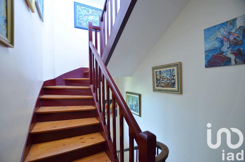 Maison - 180 m² - 8 pièces