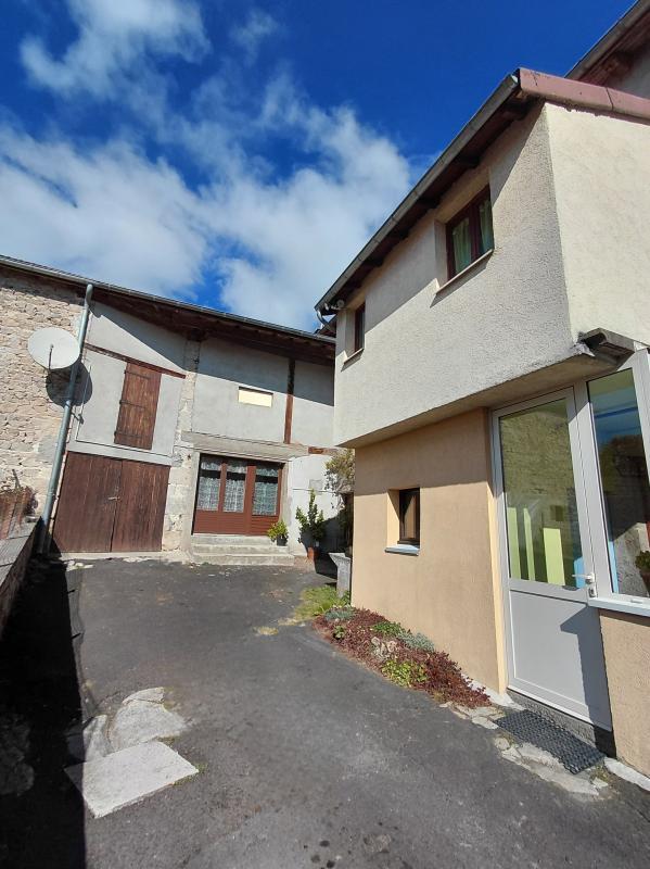 Maison - 250 m² - 10 pièces